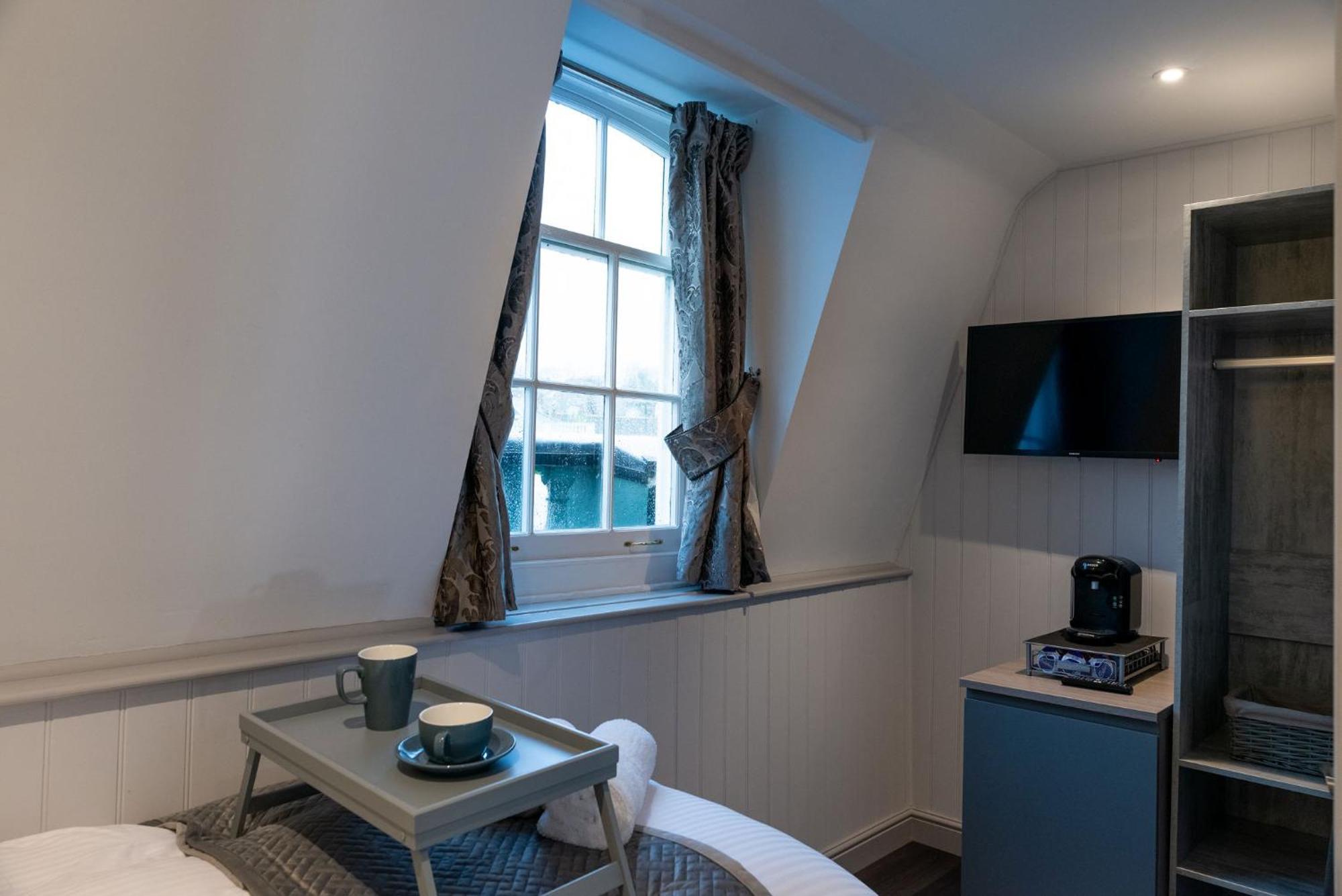 The Three Crowns B&B Plymouth Bilik gambar